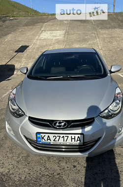 Hyundai Elantra  2013