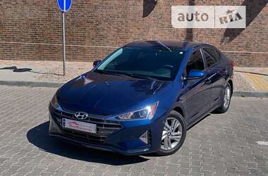 Hyundai Elantra  2020