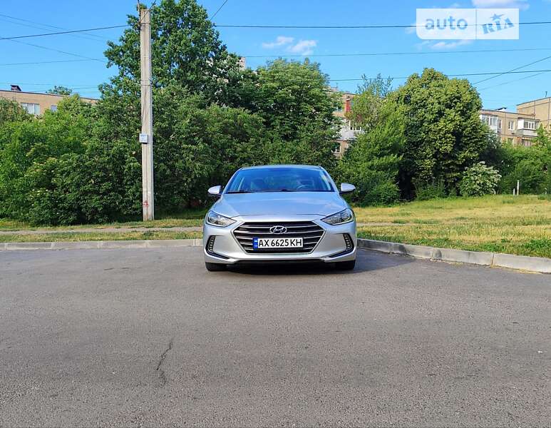 Hyundai Elantra 2016 року в Харкові