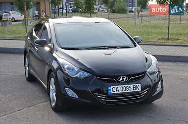 Hyundai Elantra  2012