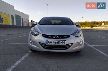 Hyundai Elantra  2012