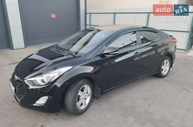 Hyundai Elantra  2012