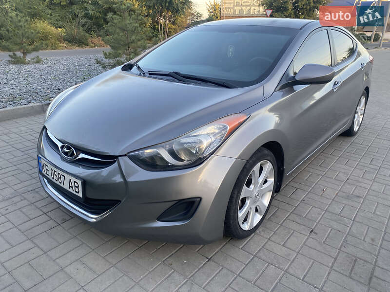 Седан Hyundai Elantra