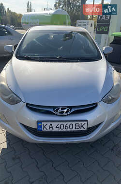 Hyundai Elantra  2011