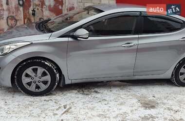 Hyundai Elantra  2012