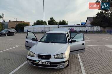 Hyundai Elantra  2002