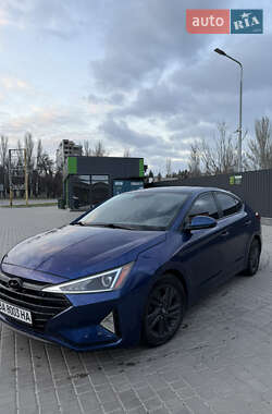 Hyundai Elantra  2020