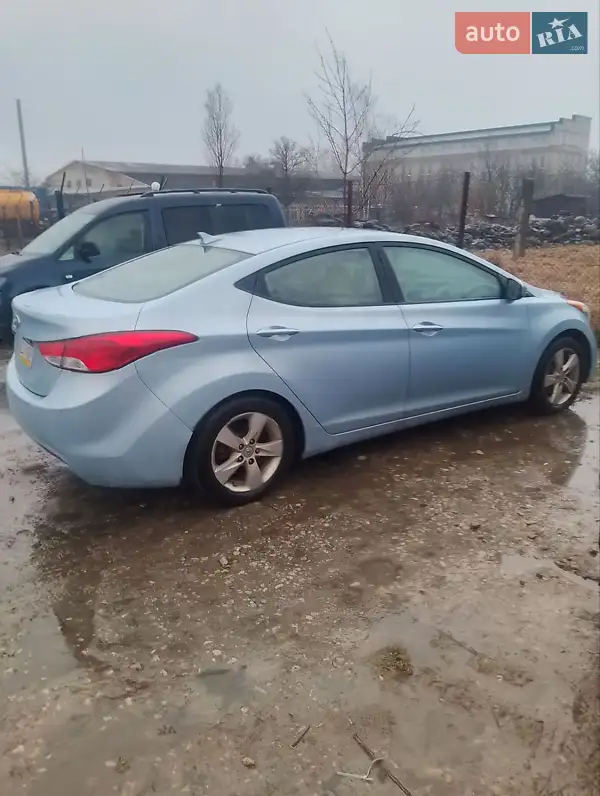 Hyundai Elantra 2011