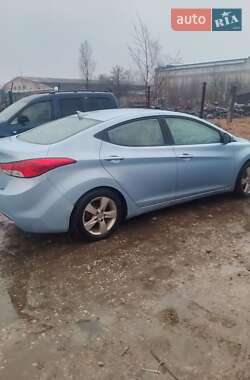 Hyundai Elantra  2011