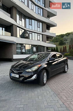 Hyundai Elantra  2013