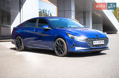 Hyundai Elantra  2021