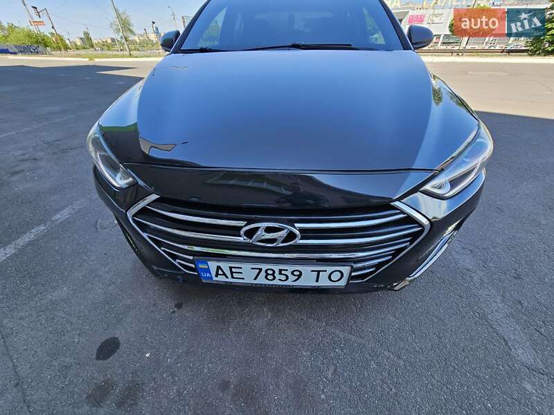 Легковые Hyundai Elantra