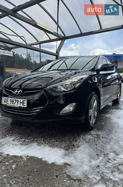 Hyundai Elantra  2013