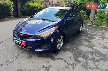 Hyundai Elantra  2013