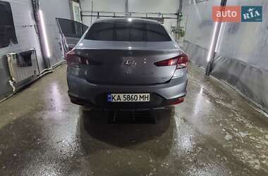 Hyundai Elantra  2018