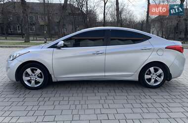 Hyundai Elantra 2013