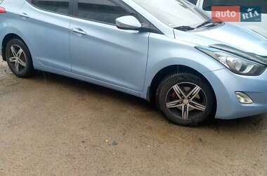 Hyundai Elantra  2011