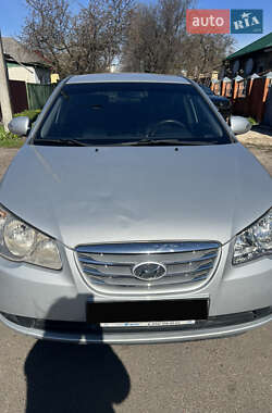 Hyundai Elantra  2010