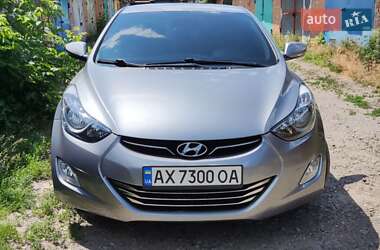 Hyundai Elantra  2012