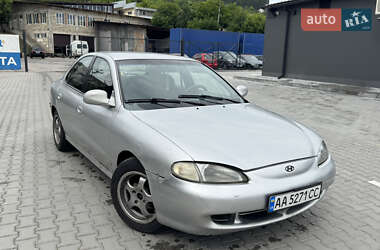 Hyundai Elantra  1995