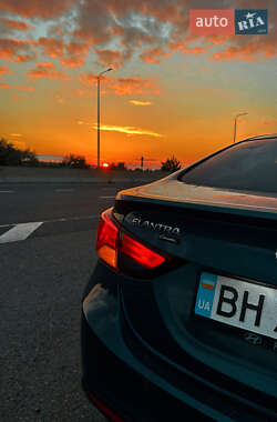 Hyundai Elantra  2014