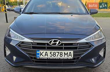 Hyundai Elantra  2019