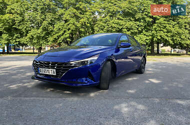 Hyundai Elantra  2020