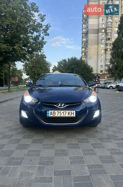 Hyundai Elantra  2012