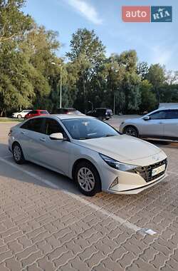 Hyundai Elantra  2020