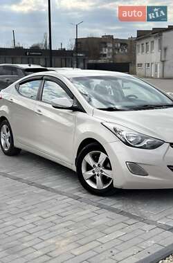 Hyundai Elantra 2012