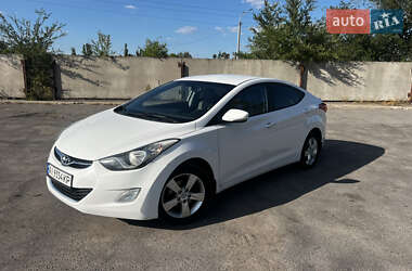 Hyundai Elantra  2012