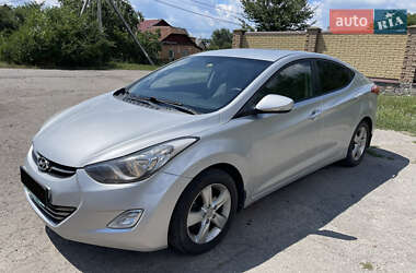 Hyundai Elantra  2013