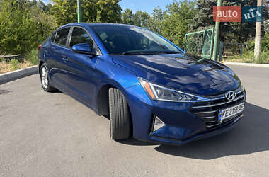 Hyundai Elantra  2019