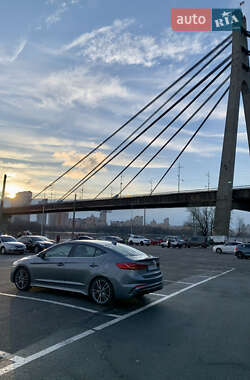 Hyundai Elantra 2016