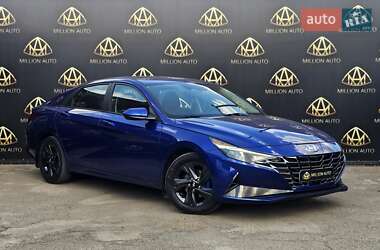 Hyundai Elantra  2020