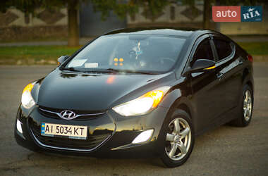 Hyundai Elantra  2011