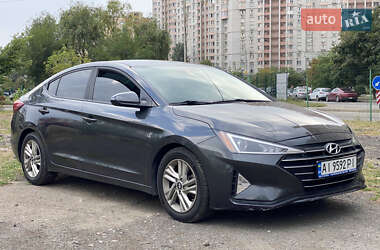 Hyundai Elantra  2019
