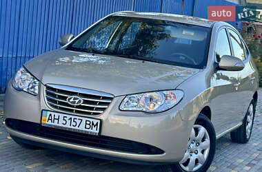 Hyundai Elantra  2010