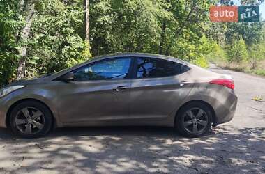 Hyundai Elantra  2012