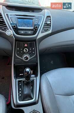 Hyundai Elantra  2015