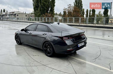 Hyundai Elantra  2020