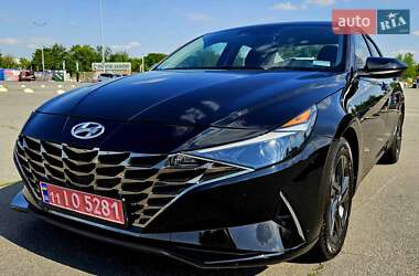 Hyundai Elantra  2021