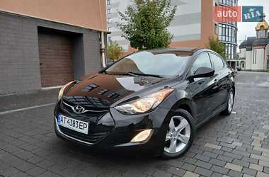Hyundai Elantra  2012