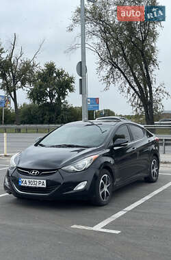 Hyundai Elantra  2012