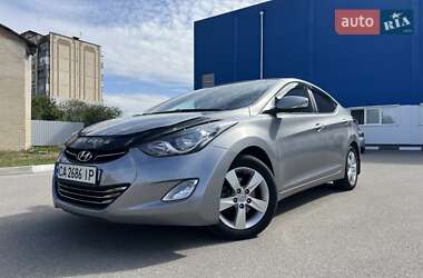 Hyundai Elantra  2013