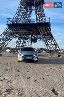 Hyundai Elantra  2018