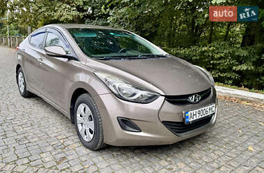Hyundai Elantra 2013