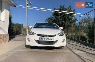 Hyundai Elantra  2013