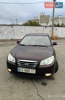 Hyundai Elantra  2010