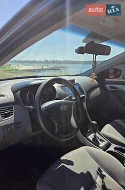 Hyundai Elantra  2013